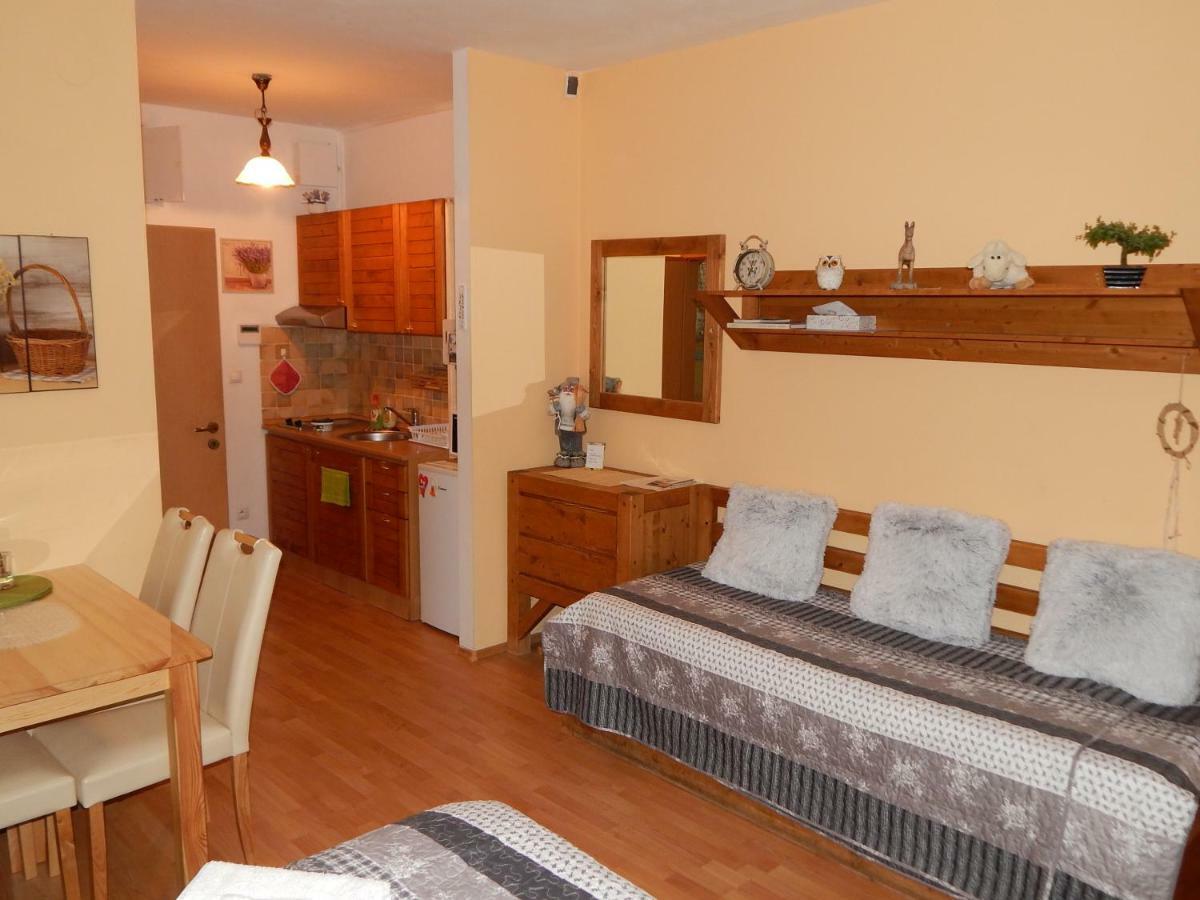 Apartman Malino Brdo - Hrabovska Dolina Apartment รูชอมแบรอค ภายนอก รูปภาพ